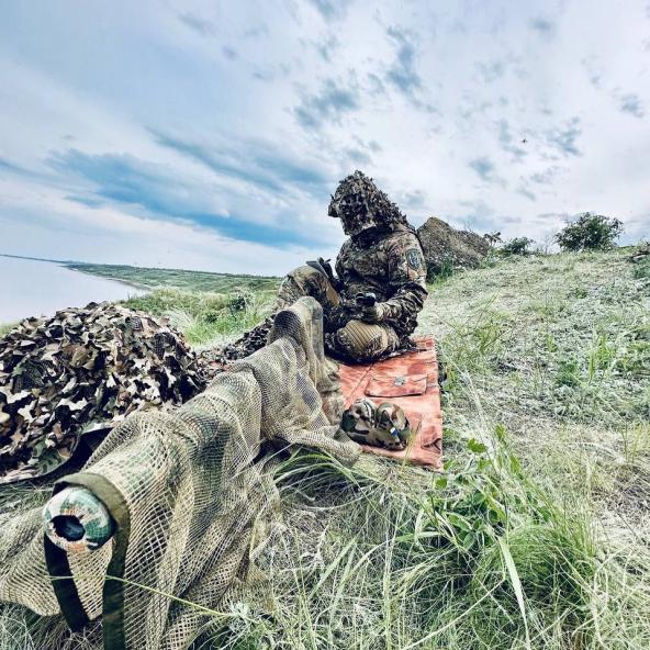 Ukrainian sniper and camouflage MaWka